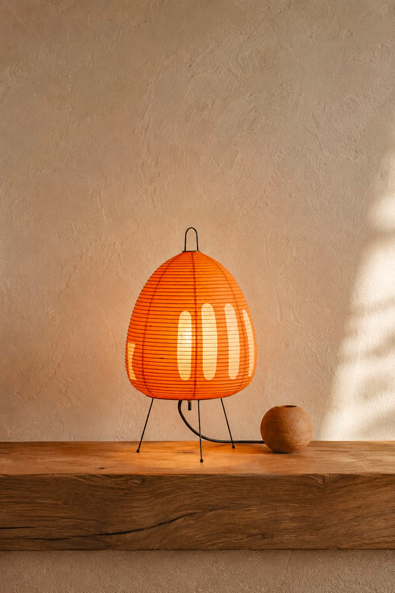 Kiri Persimmon Wabi-sabi table lamp with included E27 LED bulb