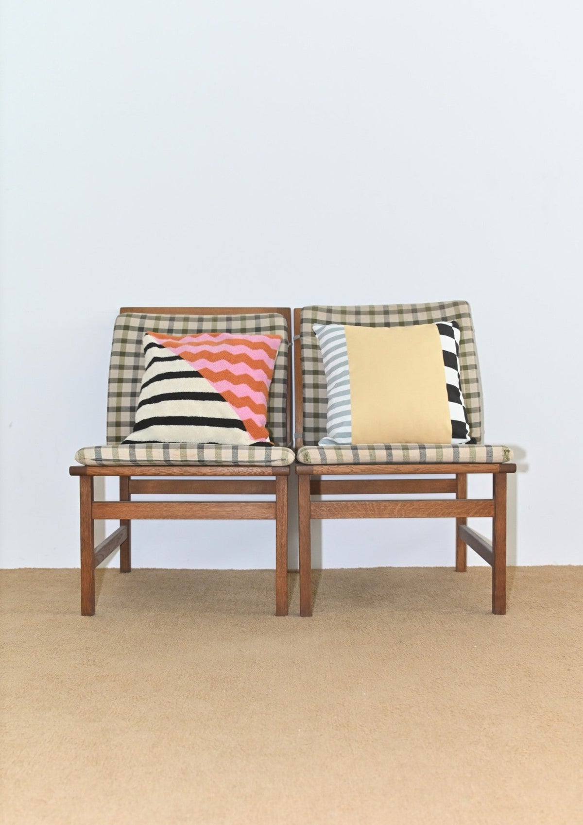 Deconstructed Tufted Cushion – product view 4
