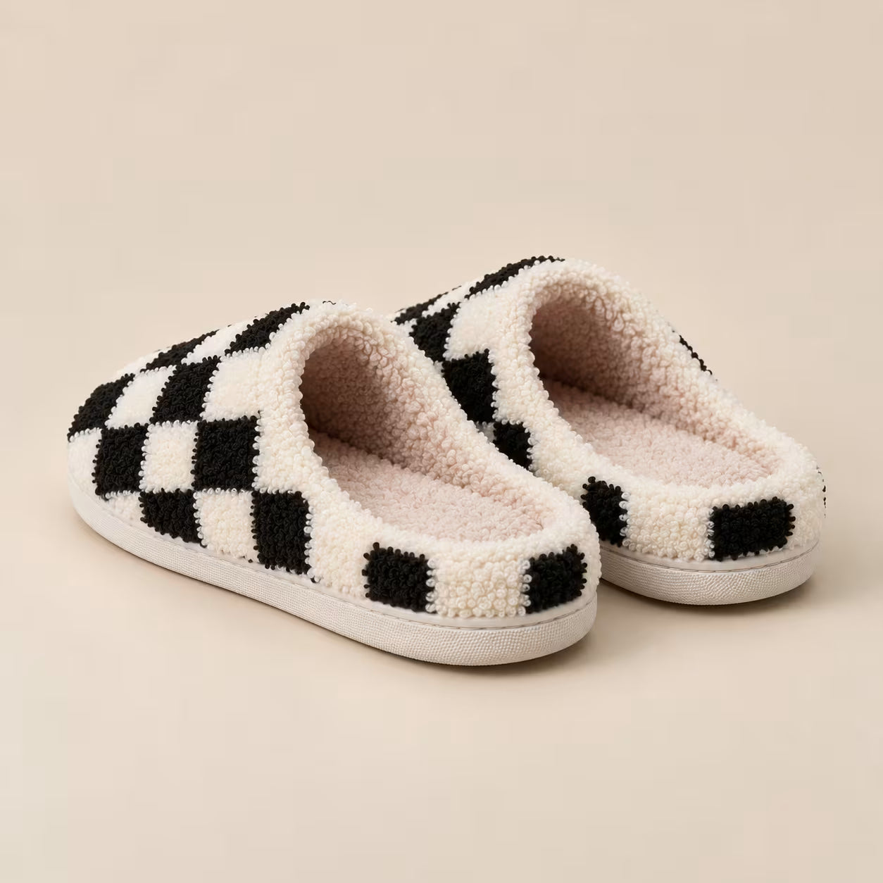 Die gemütlichen Checker-Hausschuhe product image