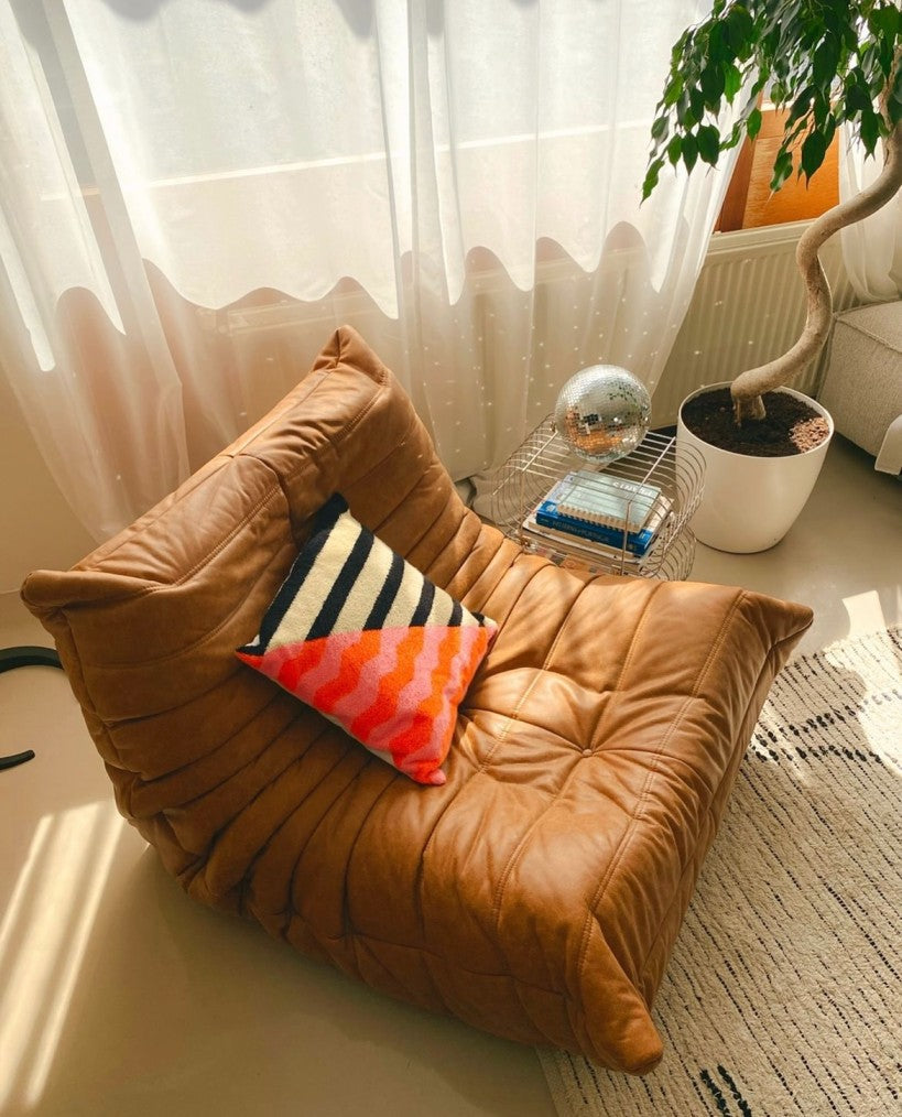 Deconstructed Tufted Cushion – product view 3