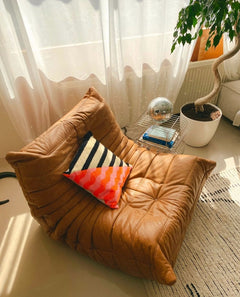 Deconstructed Tufted Cushion – product view 3