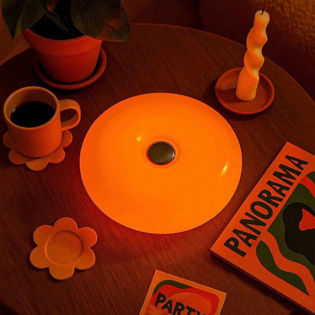 Wall-mountable Donut lamp with warm ambient light