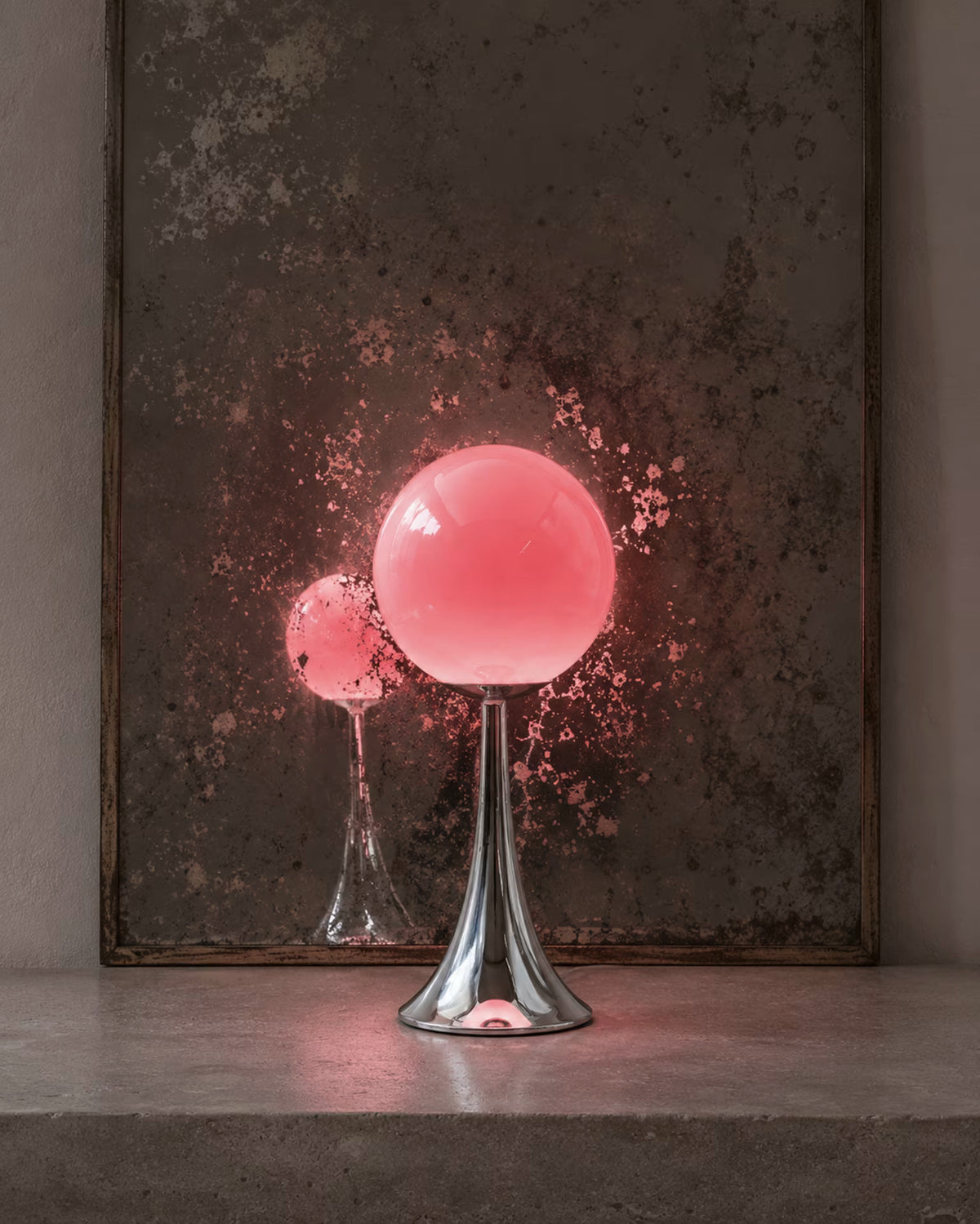 Pulsar Aurora ambient globe lamp with warm, neutral and white light