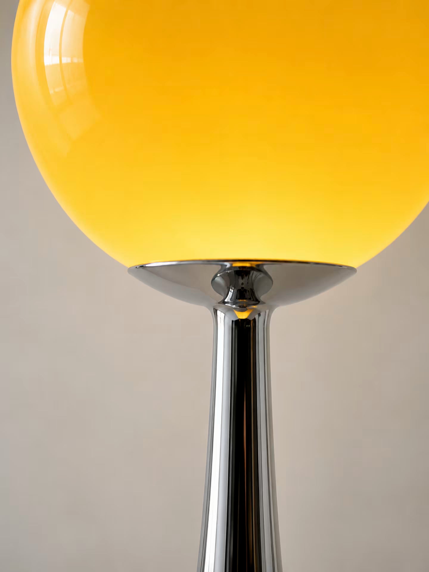 Pulsar Corona 26cm table lamp with 12cm cream glass globe