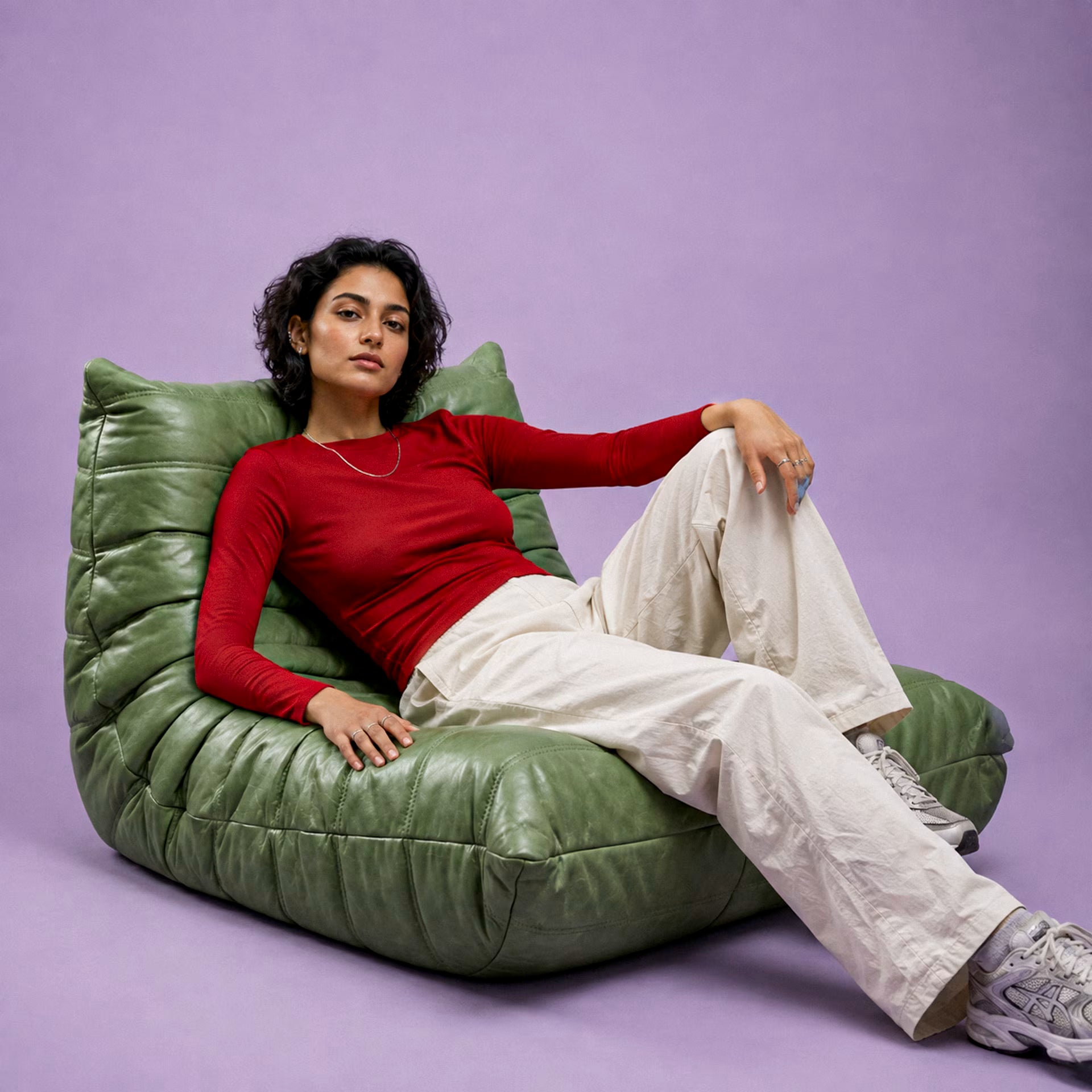 FURNITURE & CHAIRS