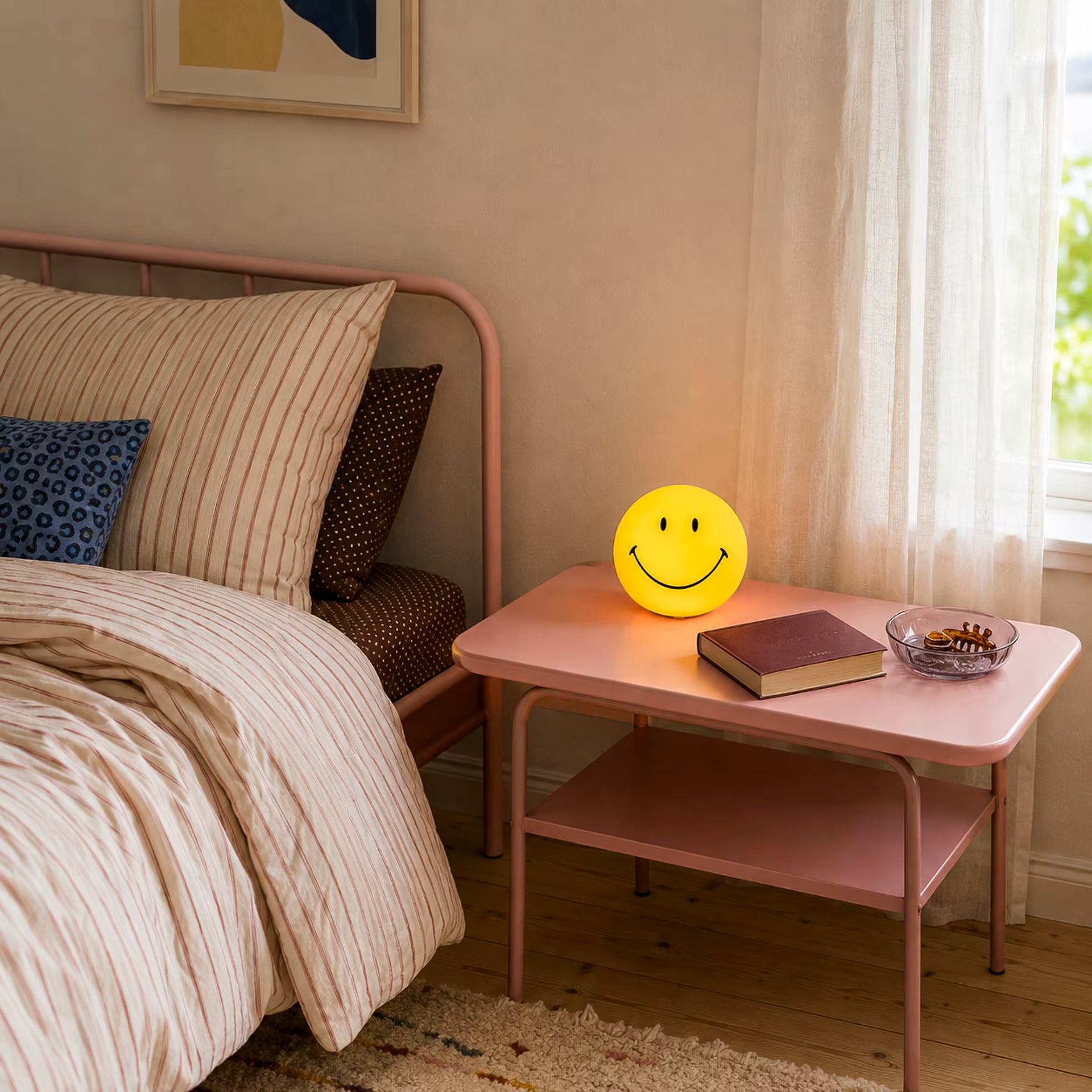The Smiling Night Lamp