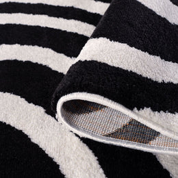 Mono Stripe Rug — folded construction detail