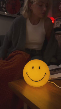 The Smiling Night Lamp