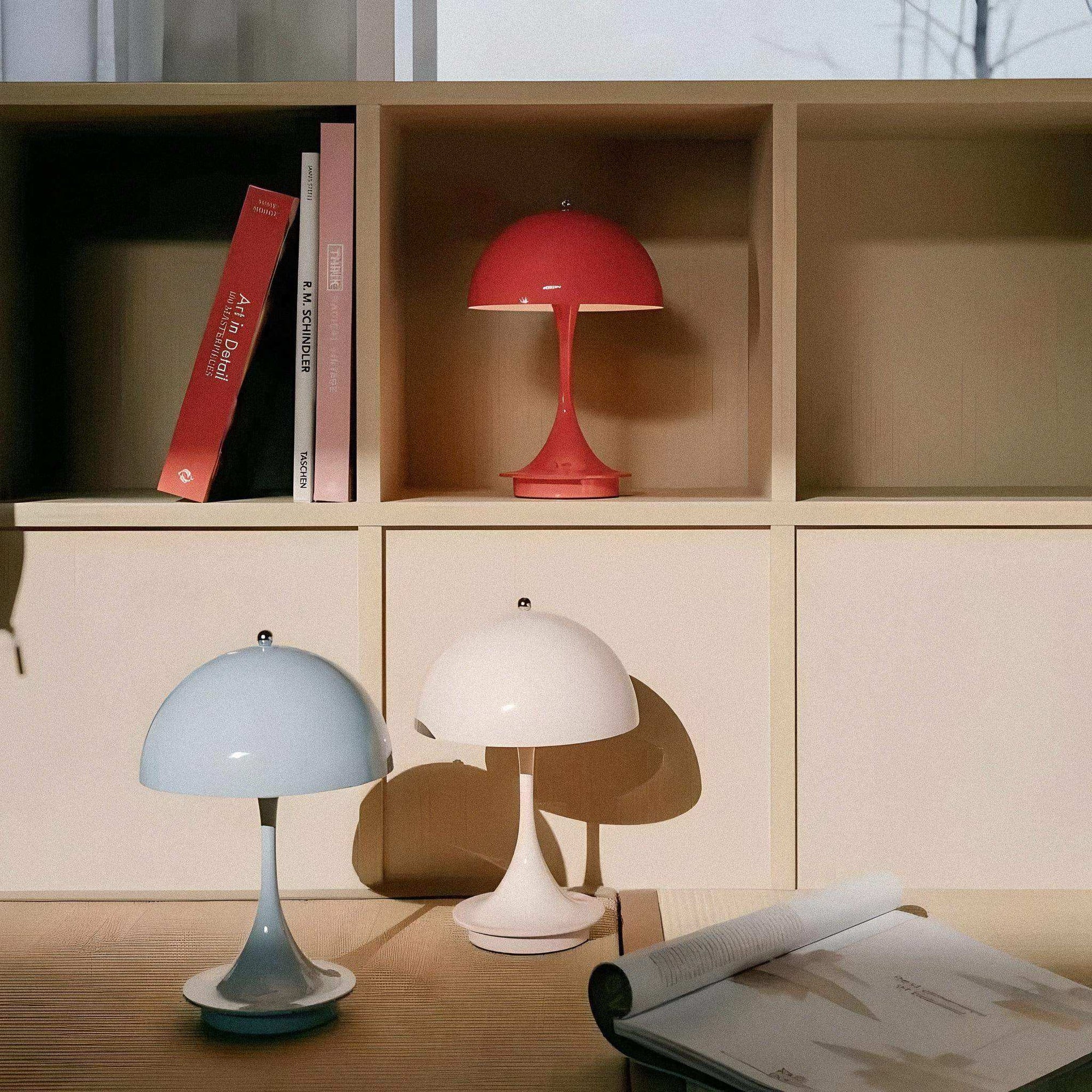 Luna lamp with 3000mAh rechargeable battery