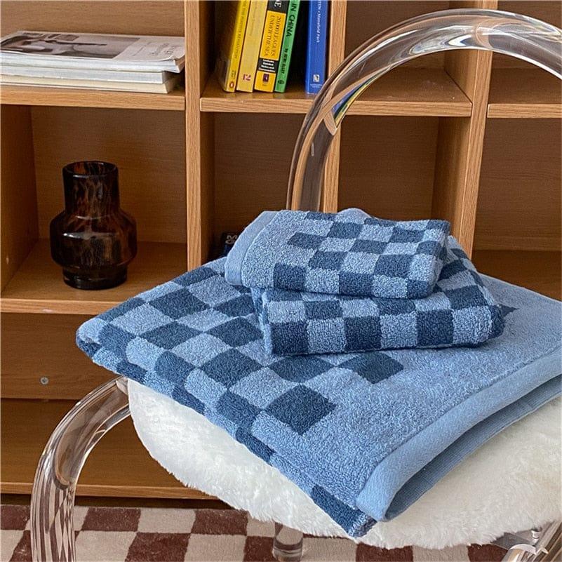 Checkerboard towel outlet